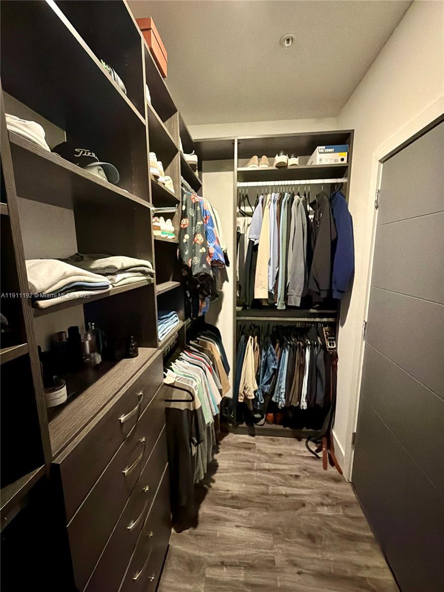 Building Photo - 913 NW 45th Ter