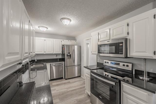 Building Photo - 1009 S Waco St