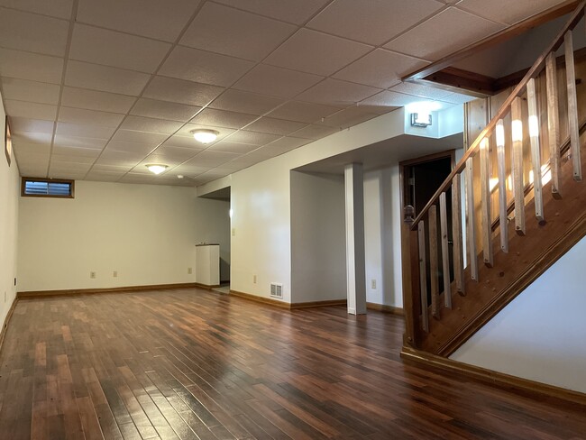 Building Photo - 1210 Acewood Blvd