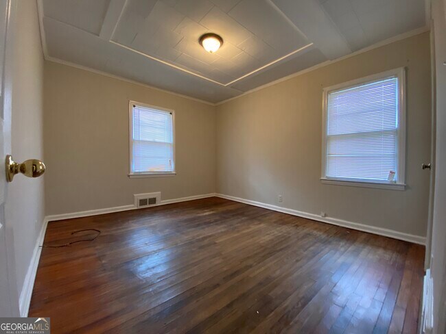 Building Photo - 225 S Myrtle St