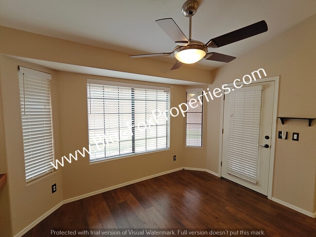 Building Photo - 1560 E Sonoran Desert Dr