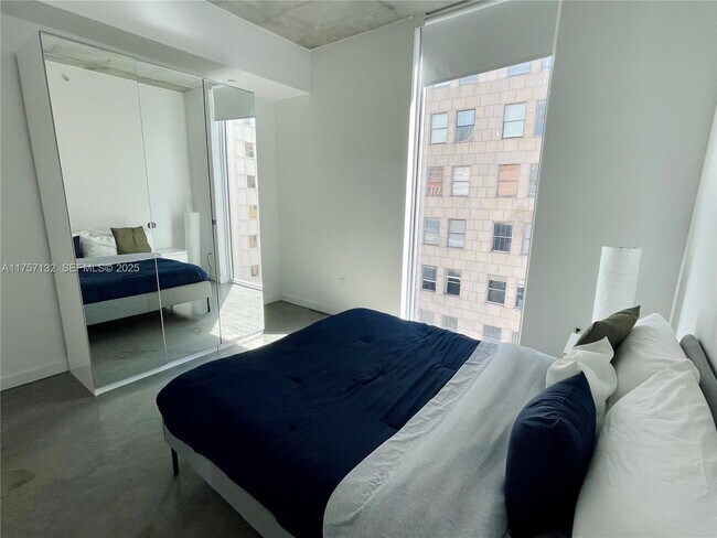 Building Photo - 151 SE 1st St