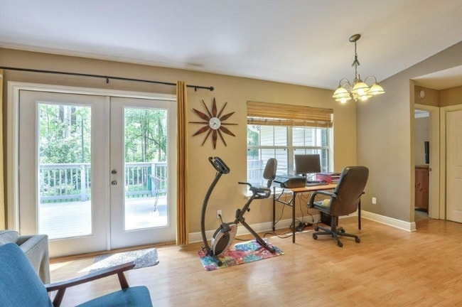 Building Photo - 3513 Larkspur Ln