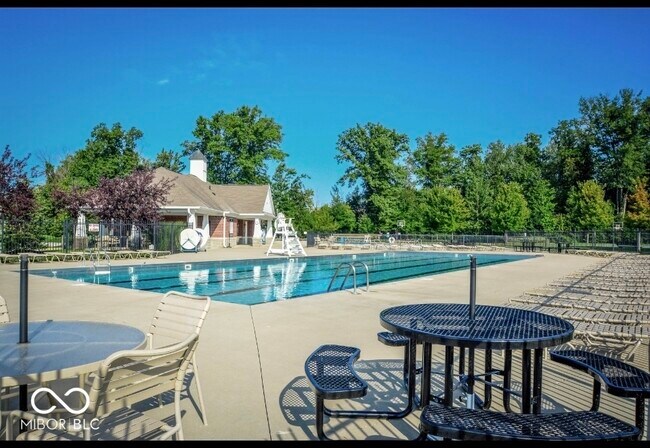 Building Photo - 13869 Willesden Cir