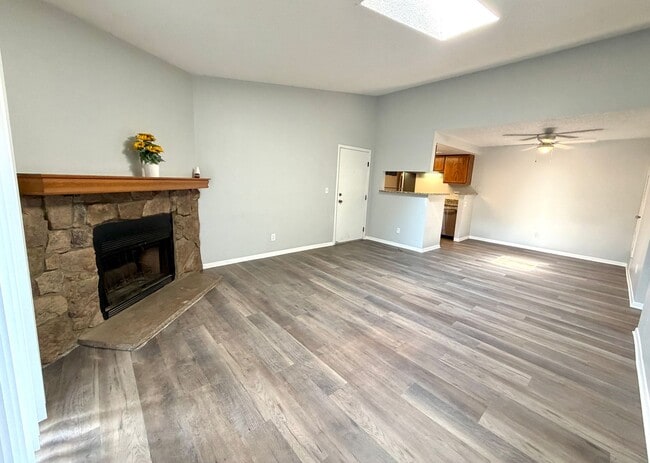 Building Photo - 908 S Walden Way