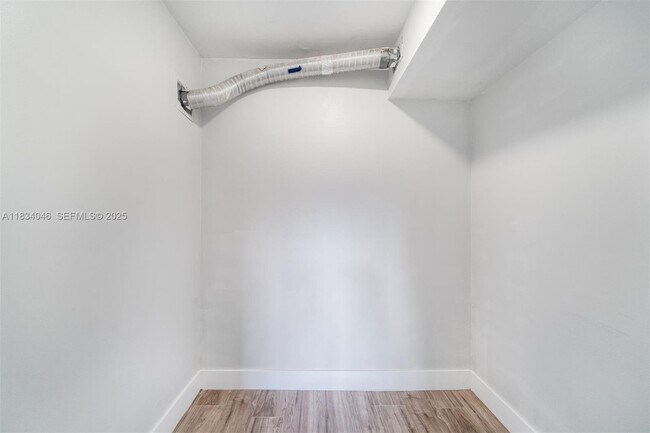 Building Photo - 8901 S Hollybrook Blvd