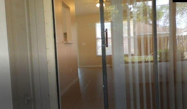 Building Photo - 1331 SW Bellevue Ave