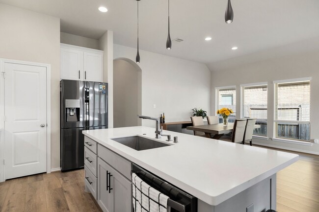 Building Photo - 23039 Birchwood Valley Ln