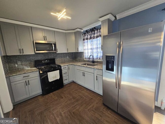 Building Photo - 707 Melrose Dr