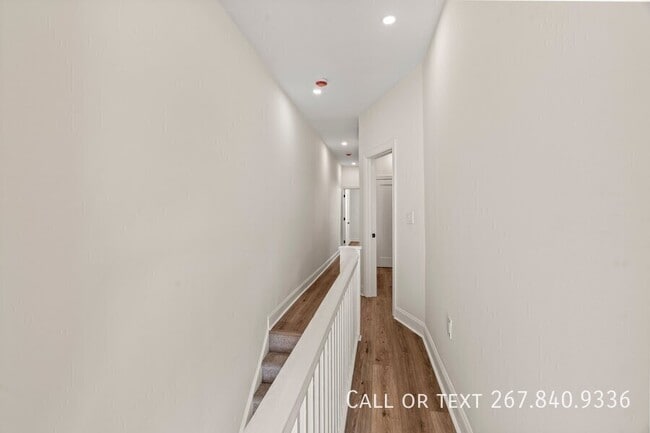 Building Photo - 2921 W Oxford St