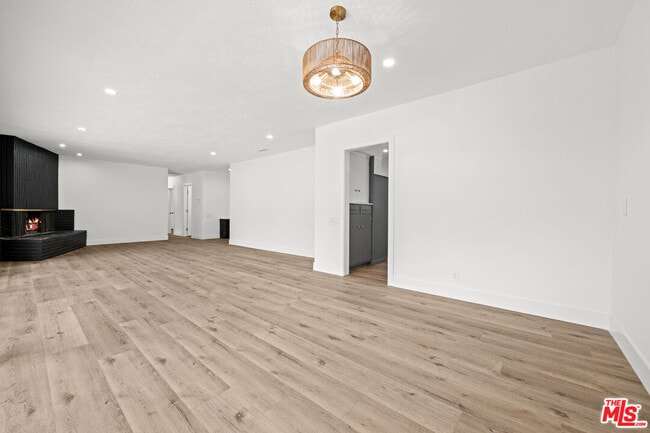 Building Photo - 1027 Acanto Pl
