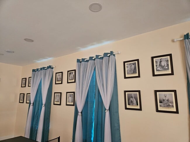 Building Photo - 10286 October Glory Wy