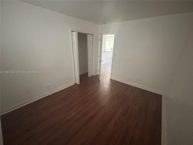 Building Photo - 300 SW 4th Ct