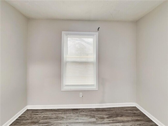 Building Photo - 1829 Whitehall Forest Ct SE