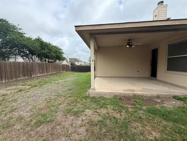 Building Photo - 125 Ashwood S