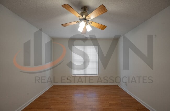 Building Photo - *ONE MONTH FREE* Cozy 1BR, 1BA North Durham Townhome