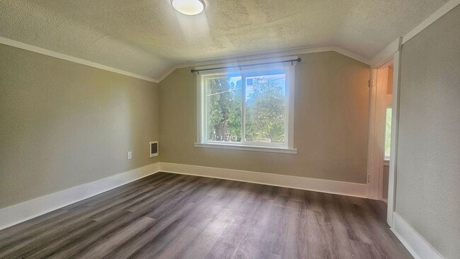 Building Photo - Charming 3-Bedroom Craftsman in Prime Seat...