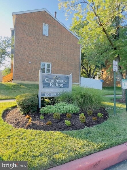 Building Photo - 9112 Canterbury Riding