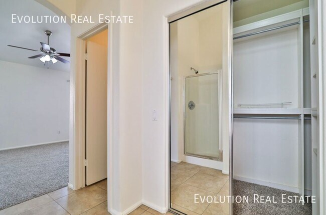 Building Photo - 3226 E Sequoia Dr