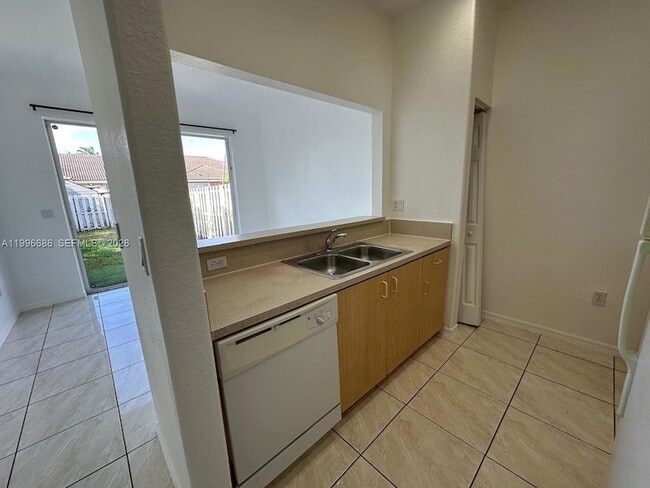 Building Photo - 10985 SW 239th Terrace