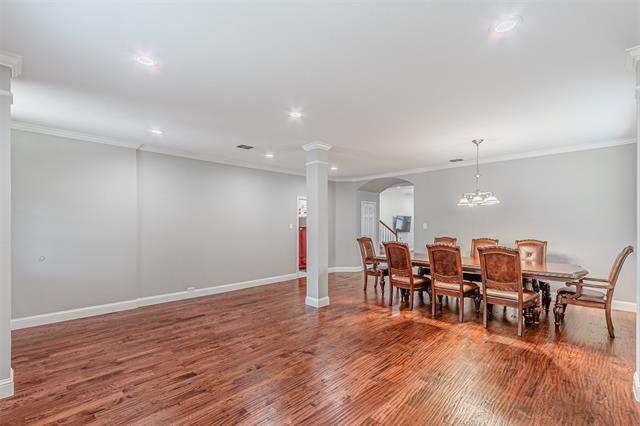 Building Photo - 2022 Highland Dr