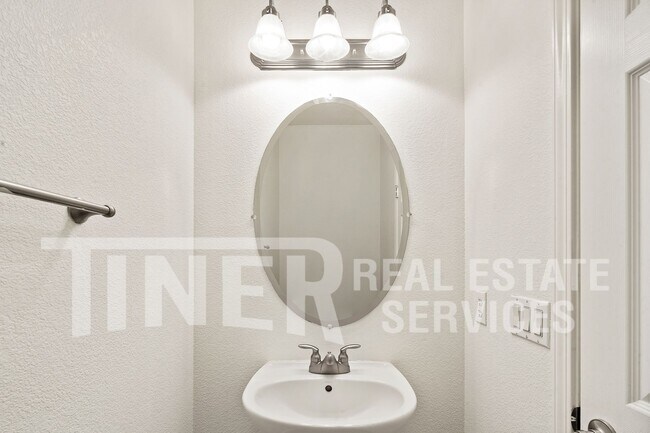 Building Photo - 50 Regency Park Cir