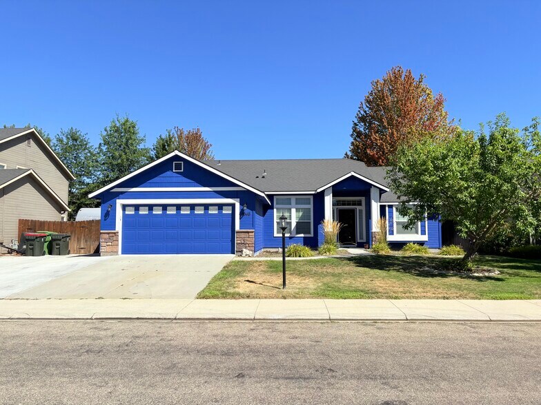 Primary Photo - 4040 W Hearst Dr