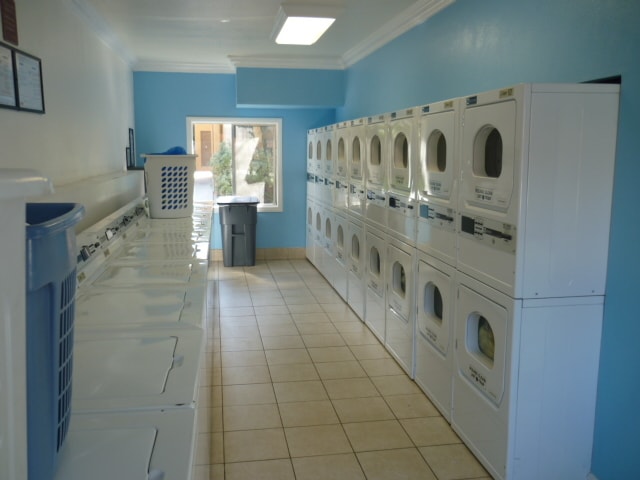 Building Photo - 18350 Hatteras St