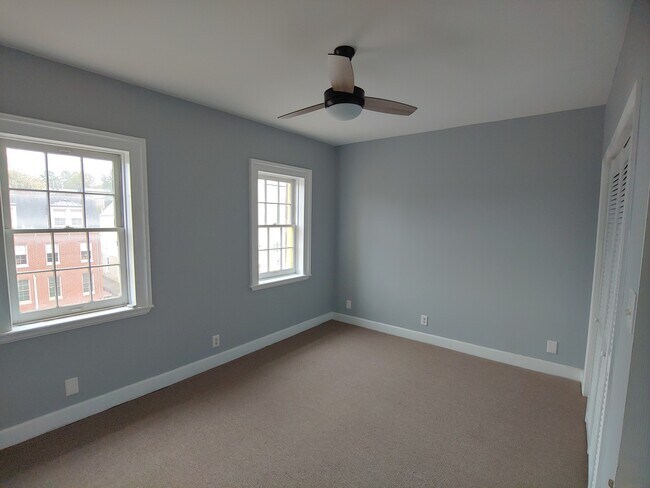 Building Photo - 33 S Calhoun St