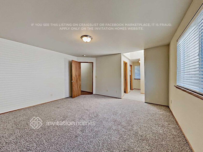 Building Photo - 35353 11th Ct SW