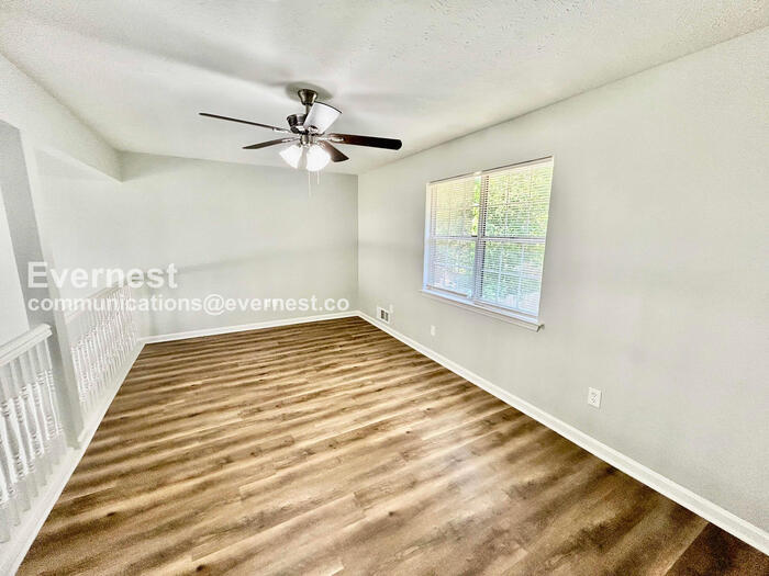 Building Photo - 5049 Donnell Way