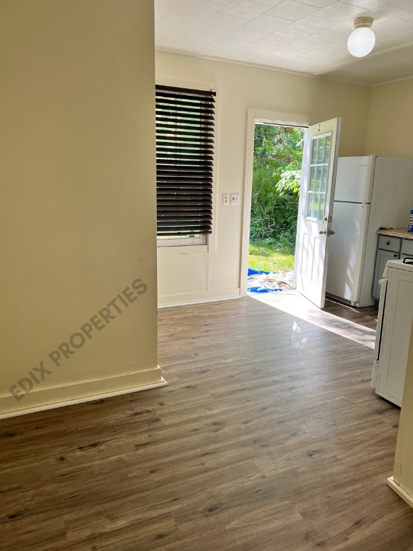 Backdoor to yard - 613 N main st