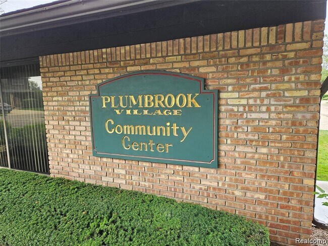 Building Photo - 37313 Clubhouse Dr