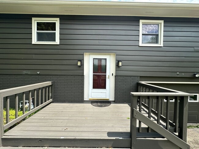 Building Photo - 2830 Waubesa Ave