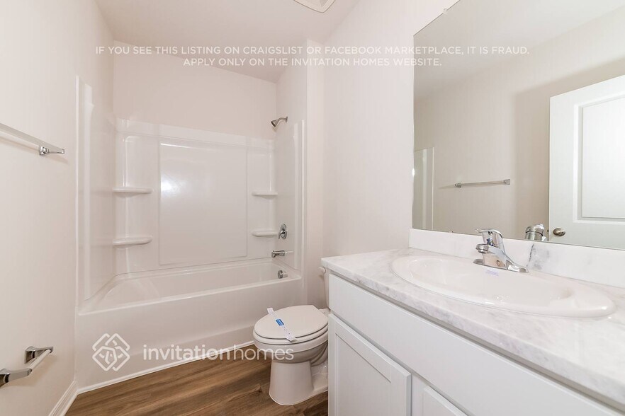 Building Photo - 8021 Majestic Palms Ct
