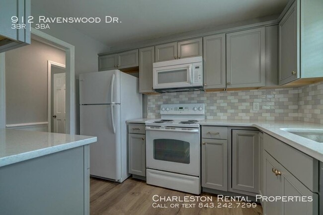 Building Photo - 912 Ravenswood Dr