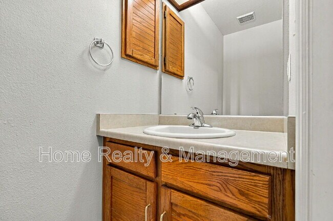 Building Photo - 378 Pheasant Run