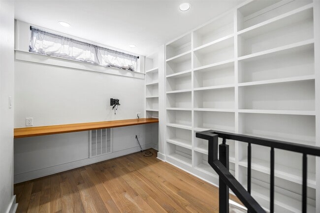 Building Photo - 1129 Euclid St