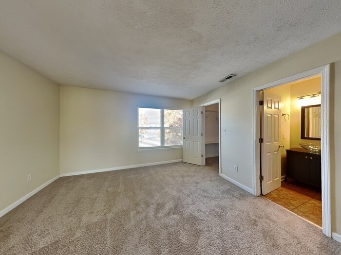 Building Photo - 11101 Waterfield Ln