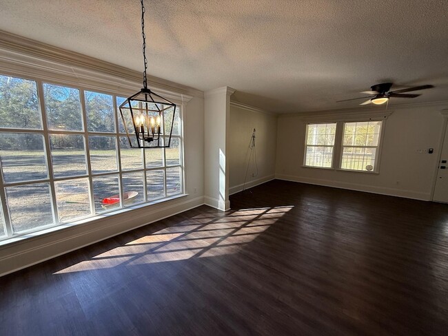 Building Photo - 17 Timberwood Ct