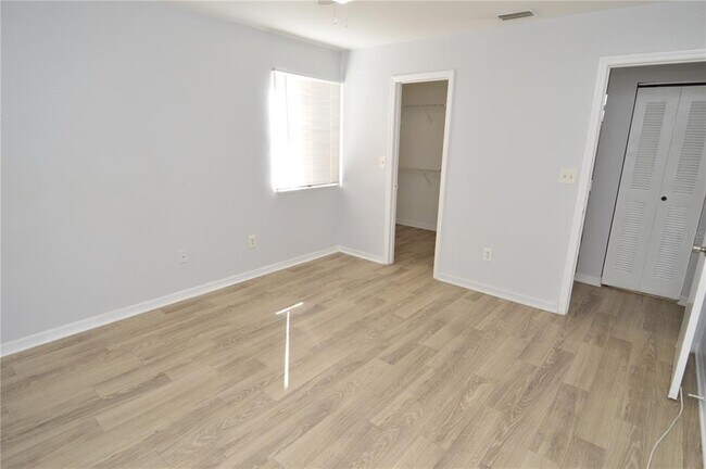 Building Photo - 10263 Gandy Blvd N