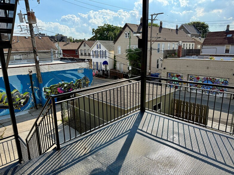 Building Photo - 1013 W 19th St