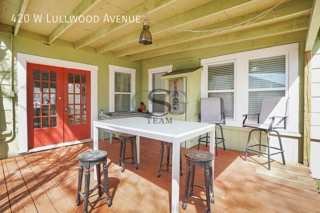 Building Photo - 420 W Lullwood Ave
