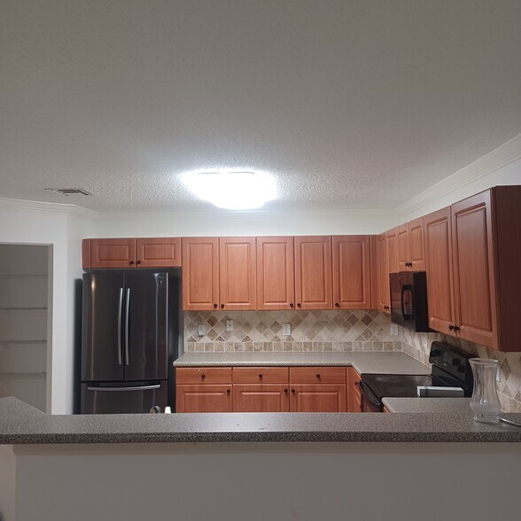 Building Photo - 6258 Adriatic Way