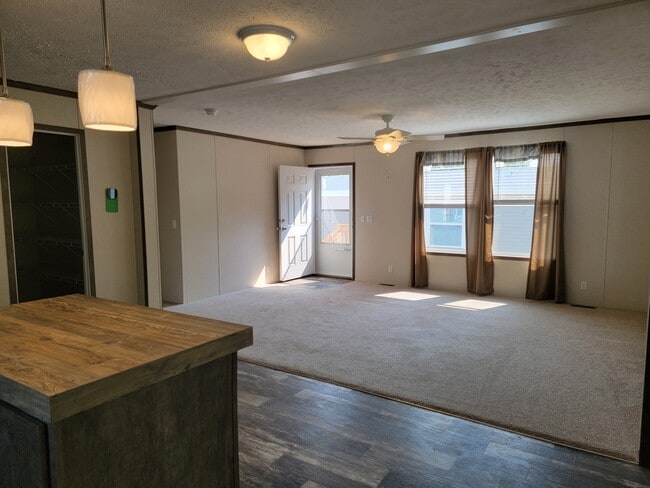 Building Photo - 146 Apollo Ave