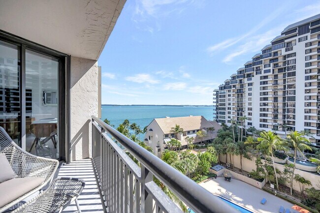 Building Photo - 540 Brickell Key Dr