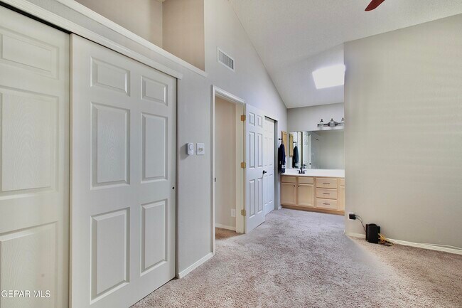 Building Photo - 12229 Kingsgate Ct