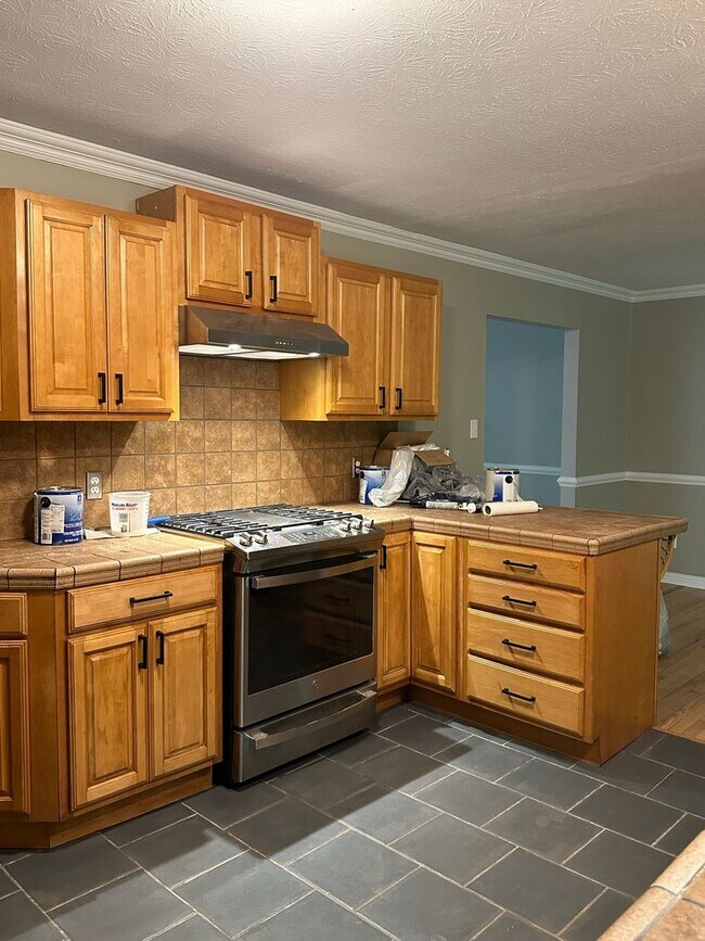 Building Photo - 11 Mountian Brook Rd.