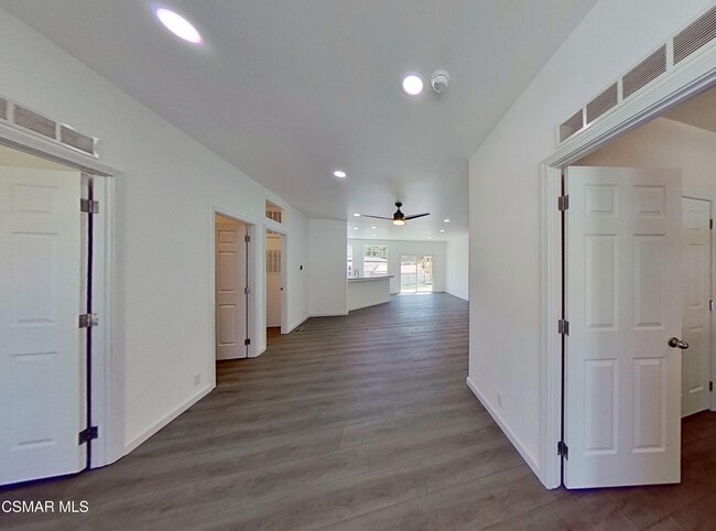 Building Photo - 152 Kings Pl