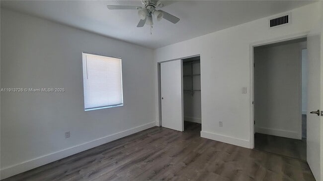 Building Photo - 2150 SW 26th St